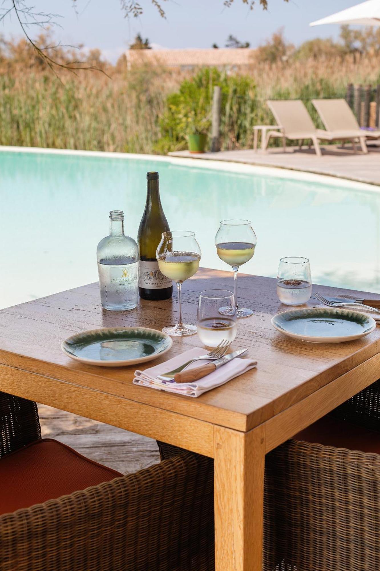 Hotel Restaurant Les Arnelles Saintes-Maries-de-la-Mer Ngoại thất bức ảnh
